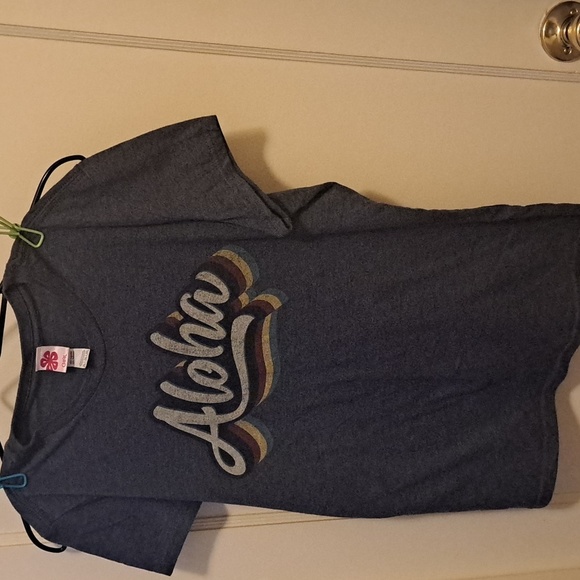 Island Girl Aloha tee - Picture 1 of 4